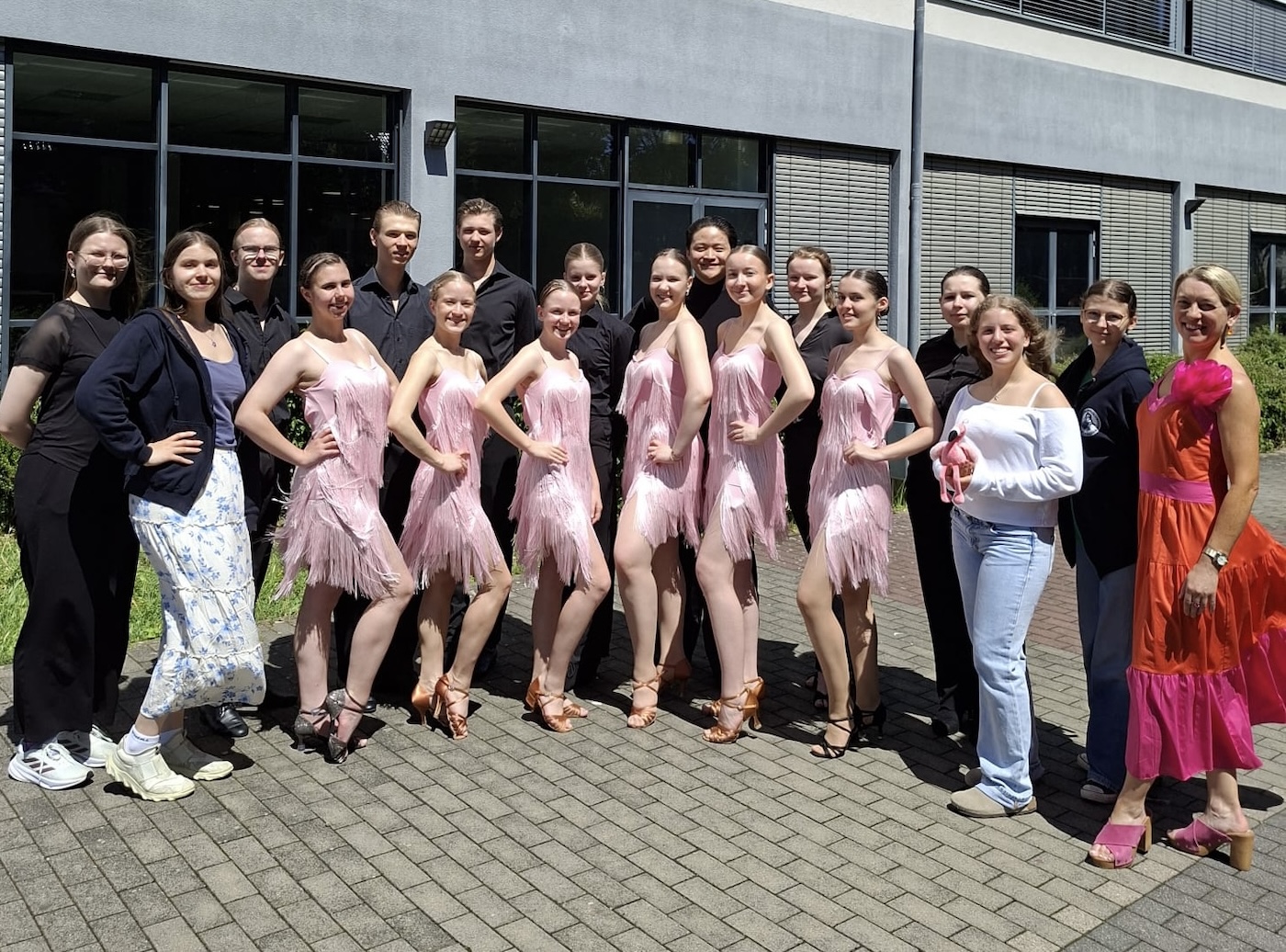 Tänzerinnen und Tänzer des LLG gewinnen Meistertitel